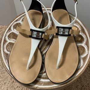 BCBG Generation Jellie Sandal 6M White, Tan, Black